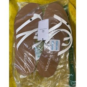 *SOLD* Brand New VOLCOM Easy Breezy Womens Sandals